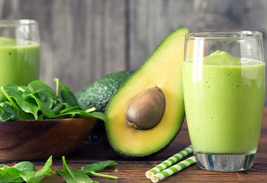 Batido de palta y espinacas, alimentos ricos en potasio