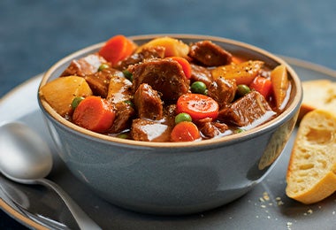 Beef stroganoff con salsa de café y tomates cherry 