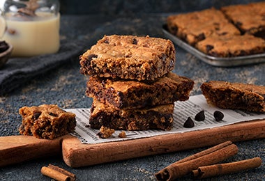 Brownies con ramas de canela