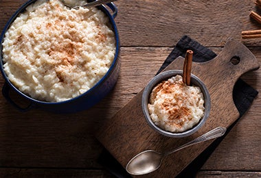 Receta de arroz con leche con canela en polvo y en rama