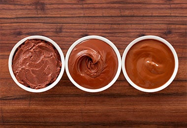 Tres recetas con chocolate: una mousse, derretido y para untar