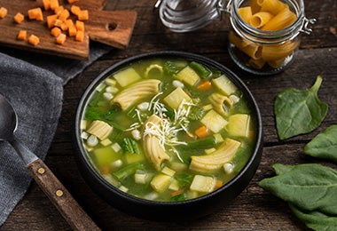 Sopa de verduras, receta fácil y económica para el almuerzo