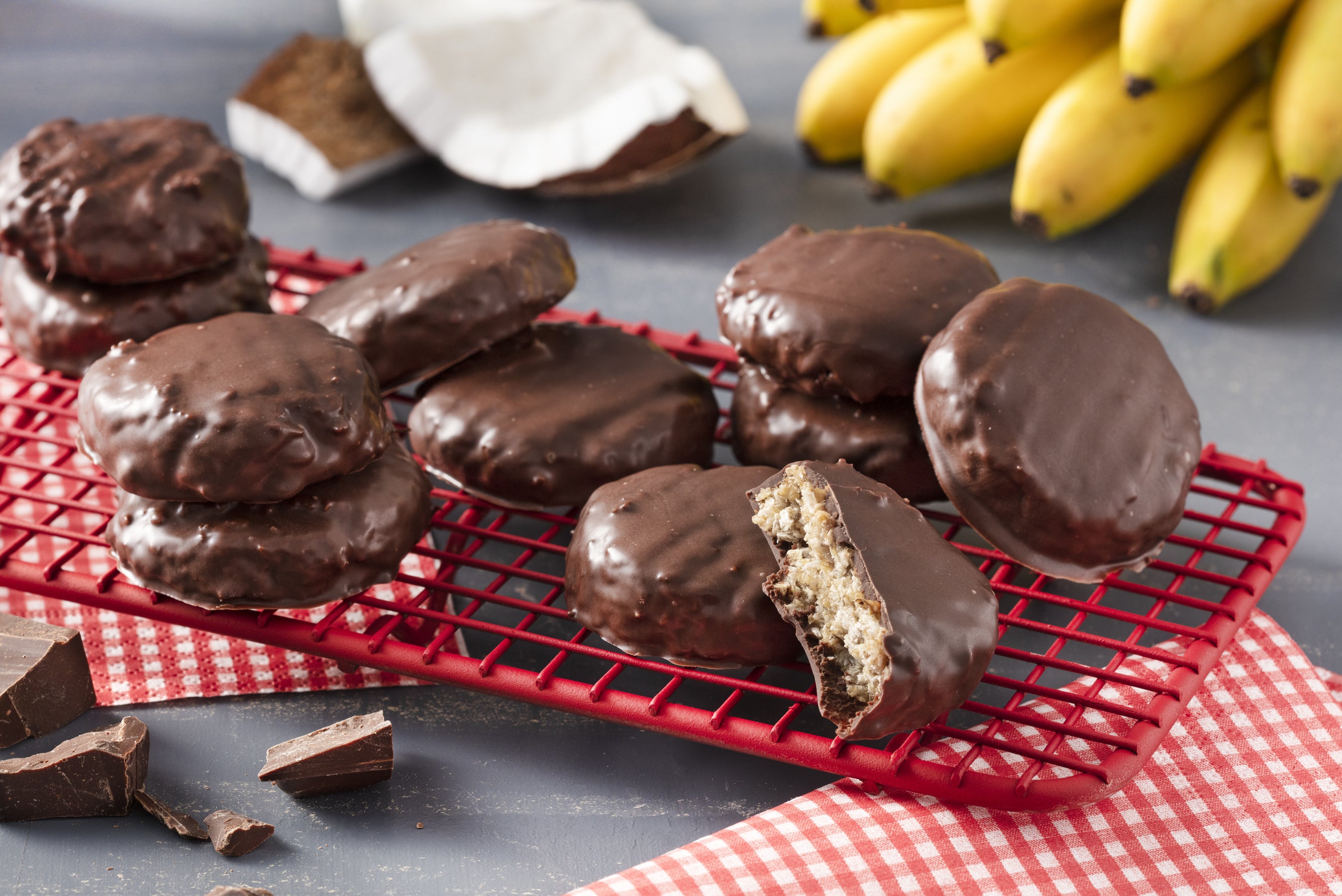 Alfajores de coco y ganache | Recetas Nestlé