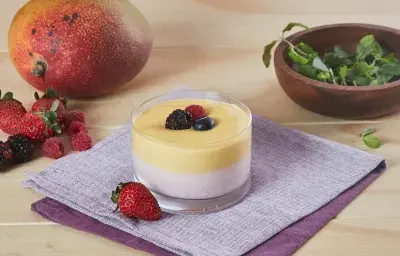 Flan Helado de Queso con Frutas